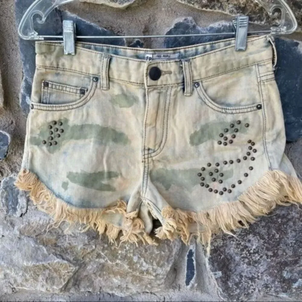 Free People Studded Camo Cut Off Shorts size W25